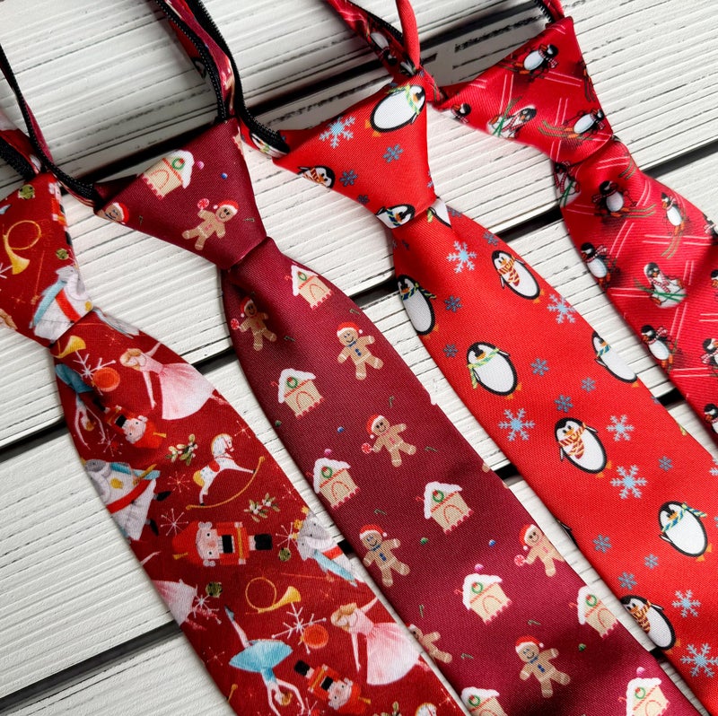Spring Notion Boy's Printed Microfiber Christmas Theme Pretied Zipper Tie, Large Round Penguins - Image 4